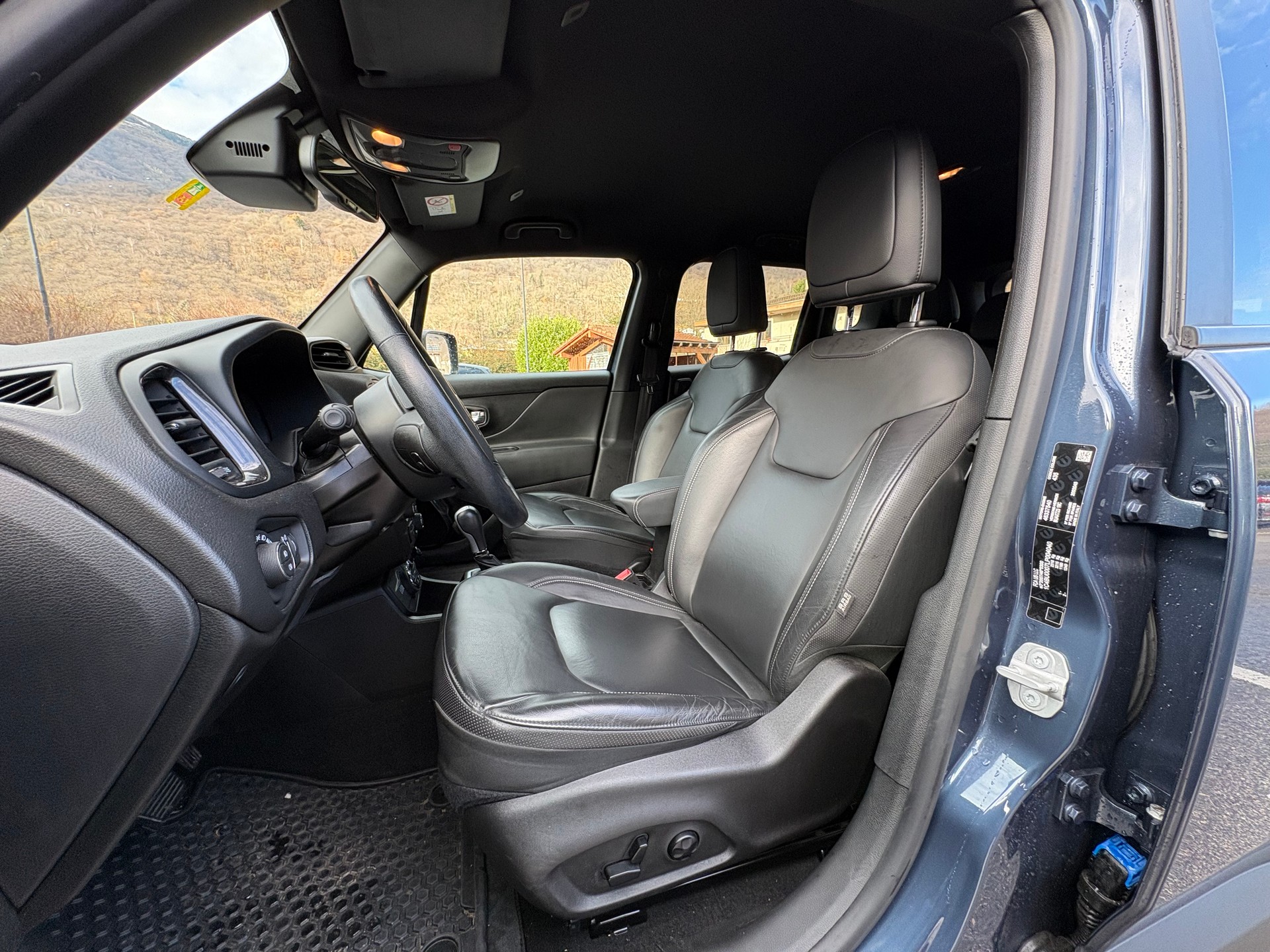 JEEP Renegade 1.3 T PHEV S AWD-image-8