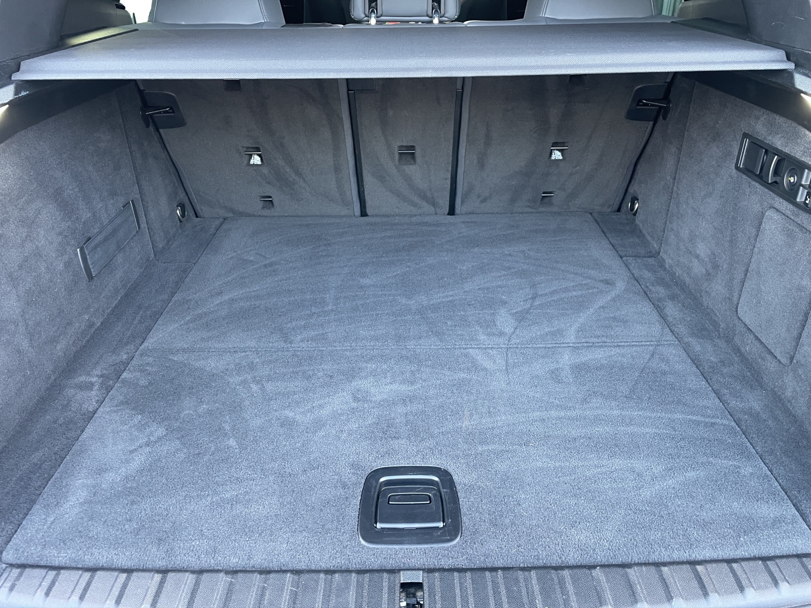 BMW iX xDrive50-image-16