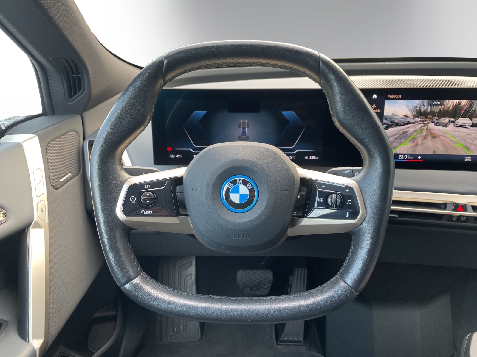 BMW iX xDrive50-image-8