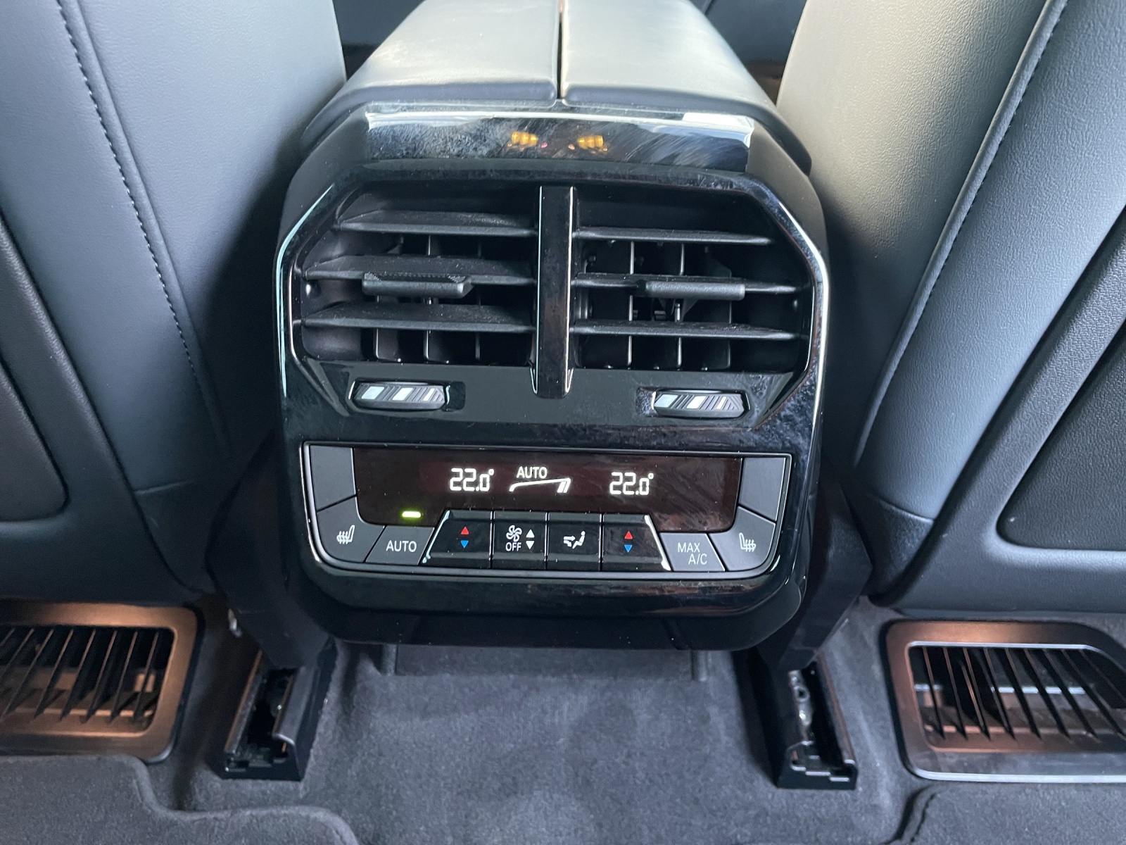 BMW iX xDrive50-image-15