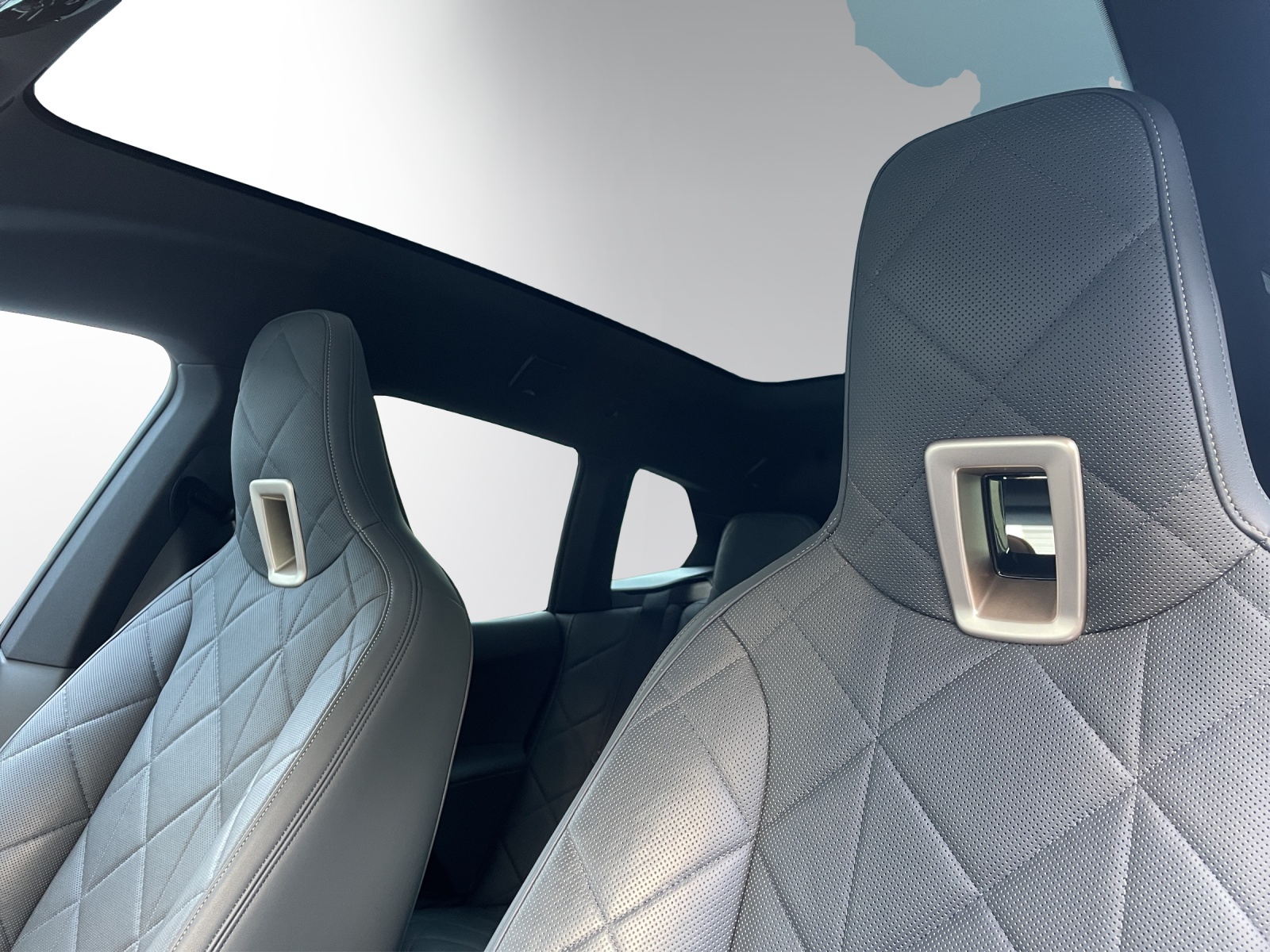 BMW iX xDrive50-image-14