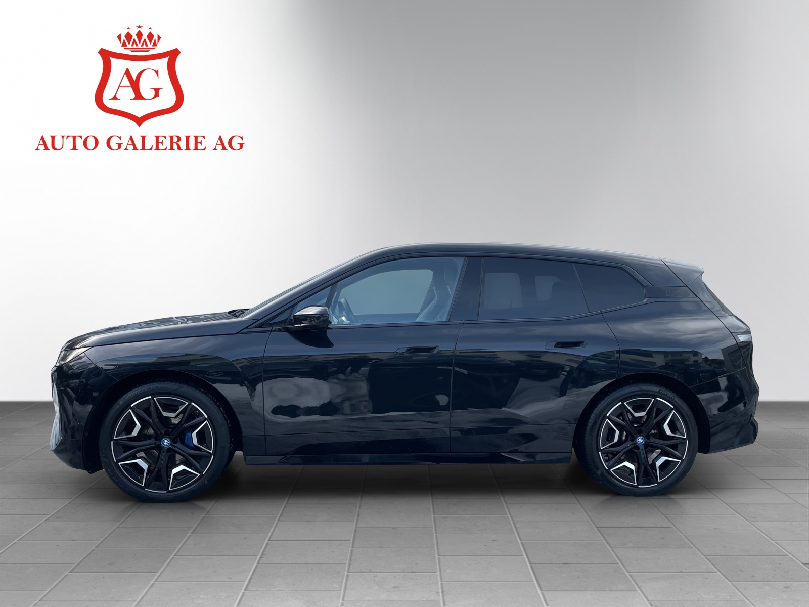 BMW iX xDrive50-showroom-element-1