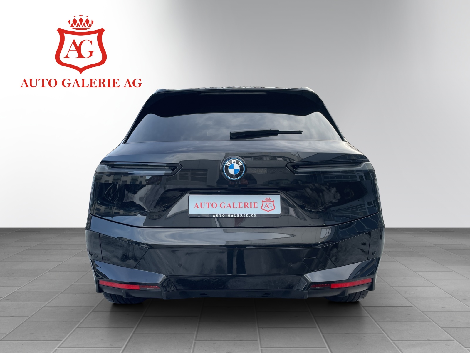BMW iX xDrive50-showroom-element-3