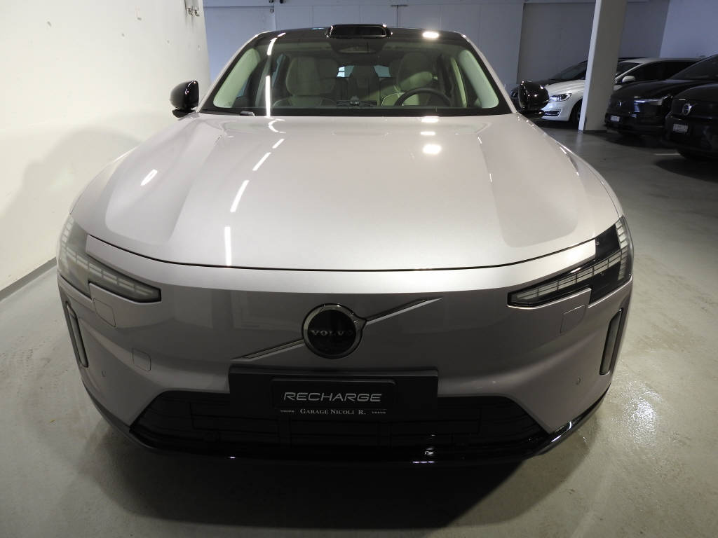 VOLVO ES90 Ultra-showroom-element-1