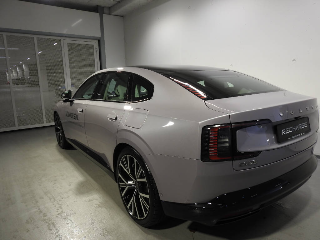 VOLVO ES90 Ultra-image-4