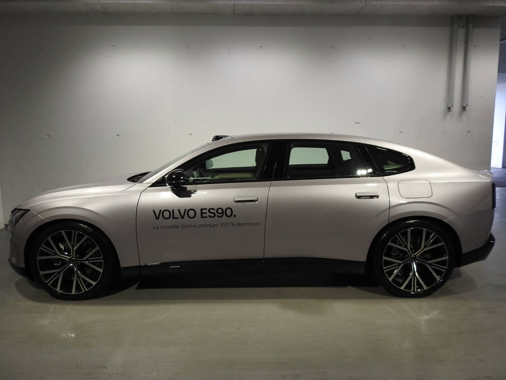 VOLVO ES90 Ultra-showroom-element-2
