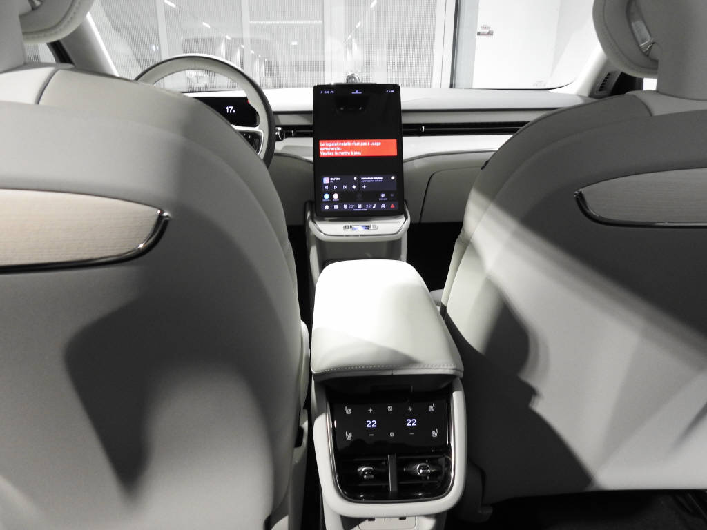 VOLVO ES90 Ultra-image-9