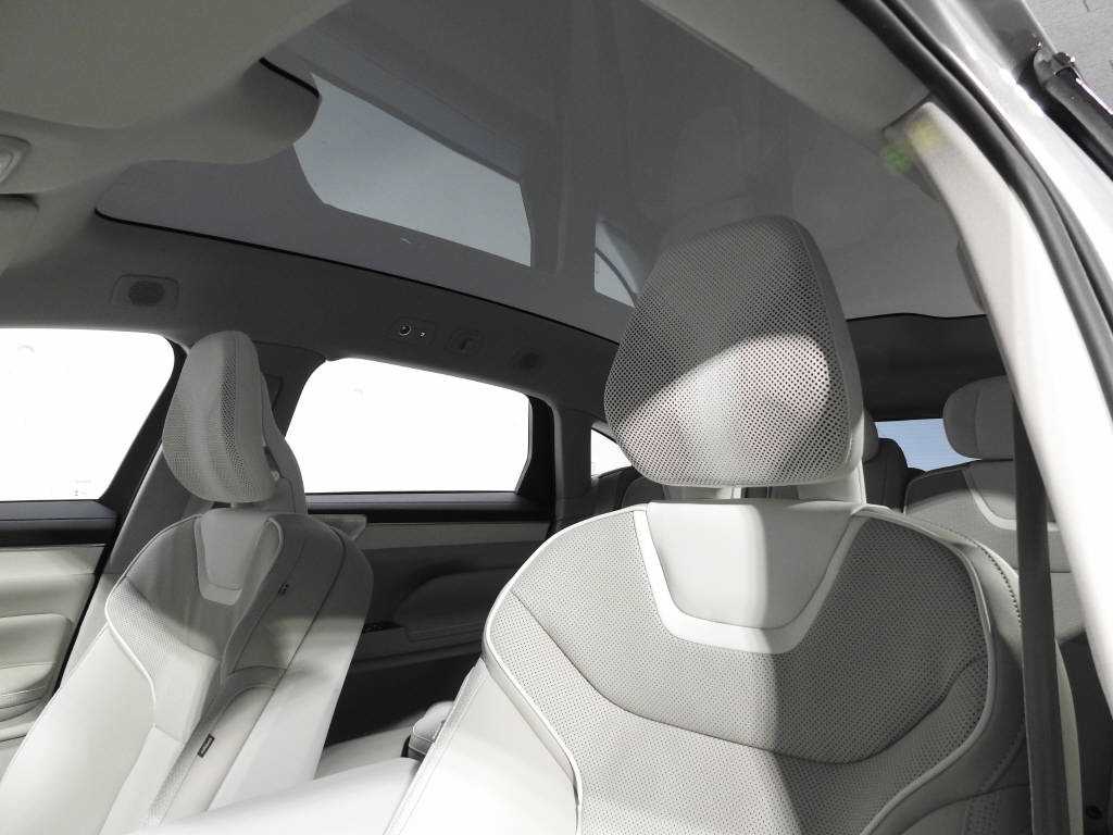 VOLVO ES90 Ultra-image-12