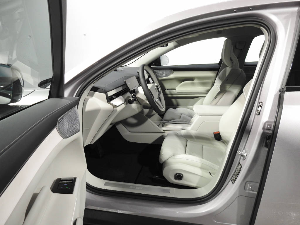 VOLVO ES90 Ultra-image-10