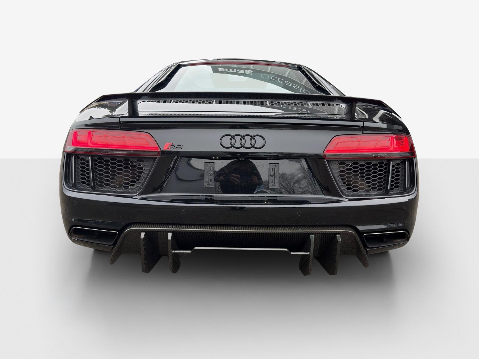 AUDI R8 Coupé 5.2 plus S-Tronic-image-4