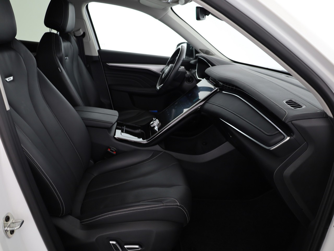 MG Marvel R EV 70kWh Performance AWD-image-8