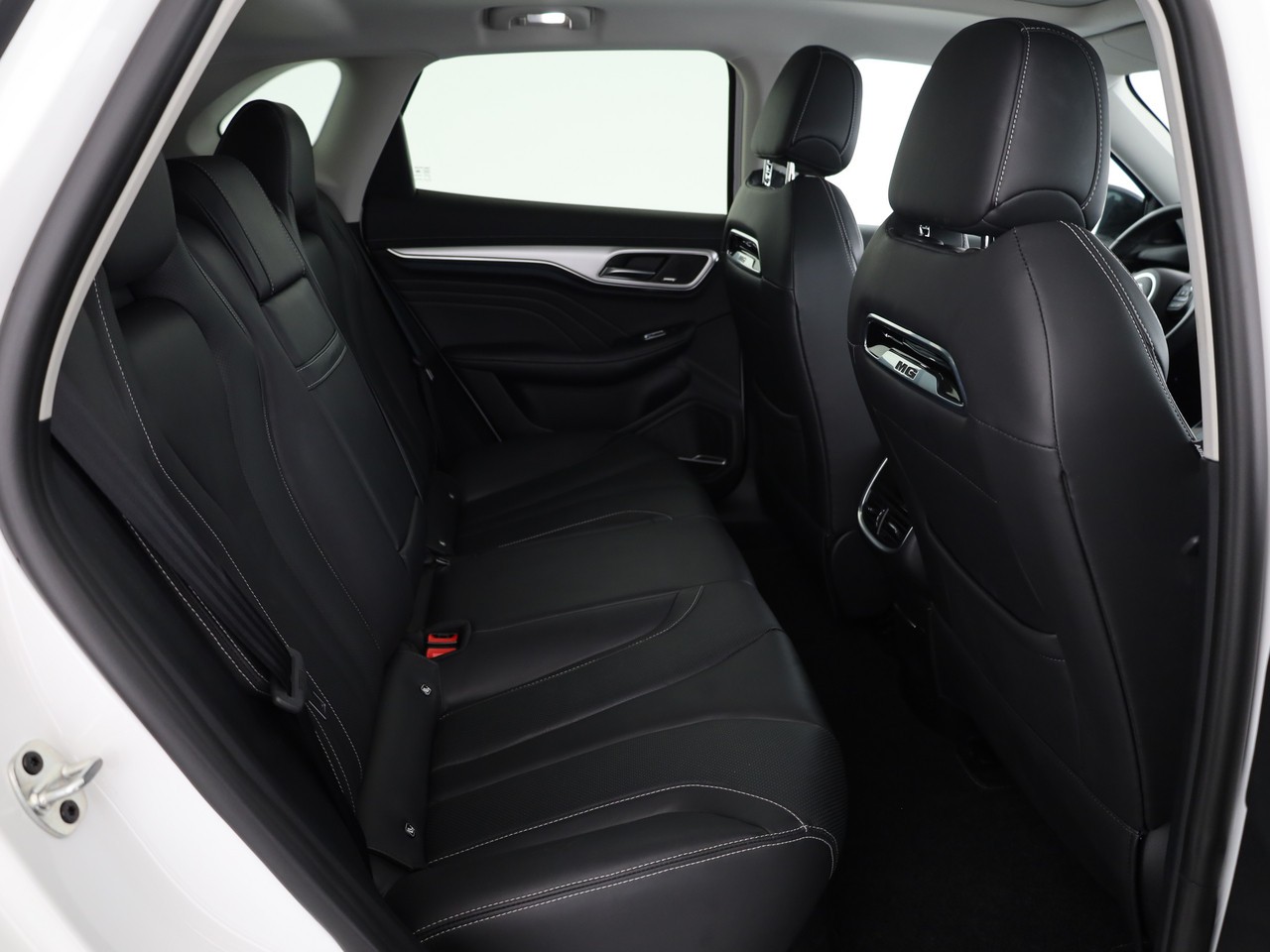 MG Marvel R EV 70kWh Performance AWD-image-9
