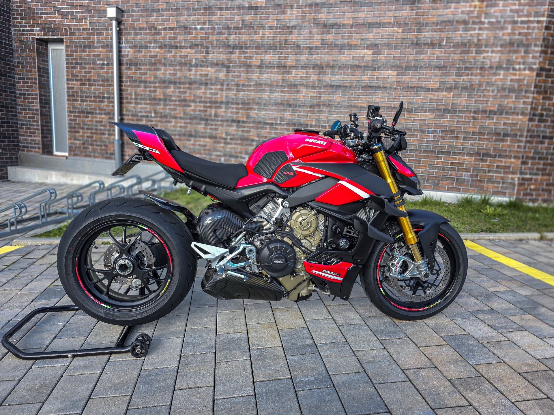 DUCATI Streetfighter V4 S-image-0