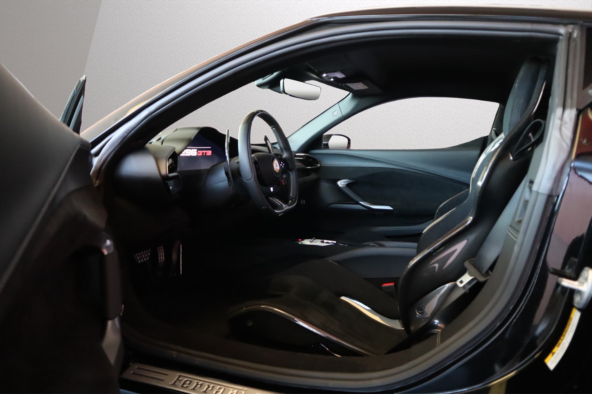 FERRARI 296 GTB-showroom-element-3