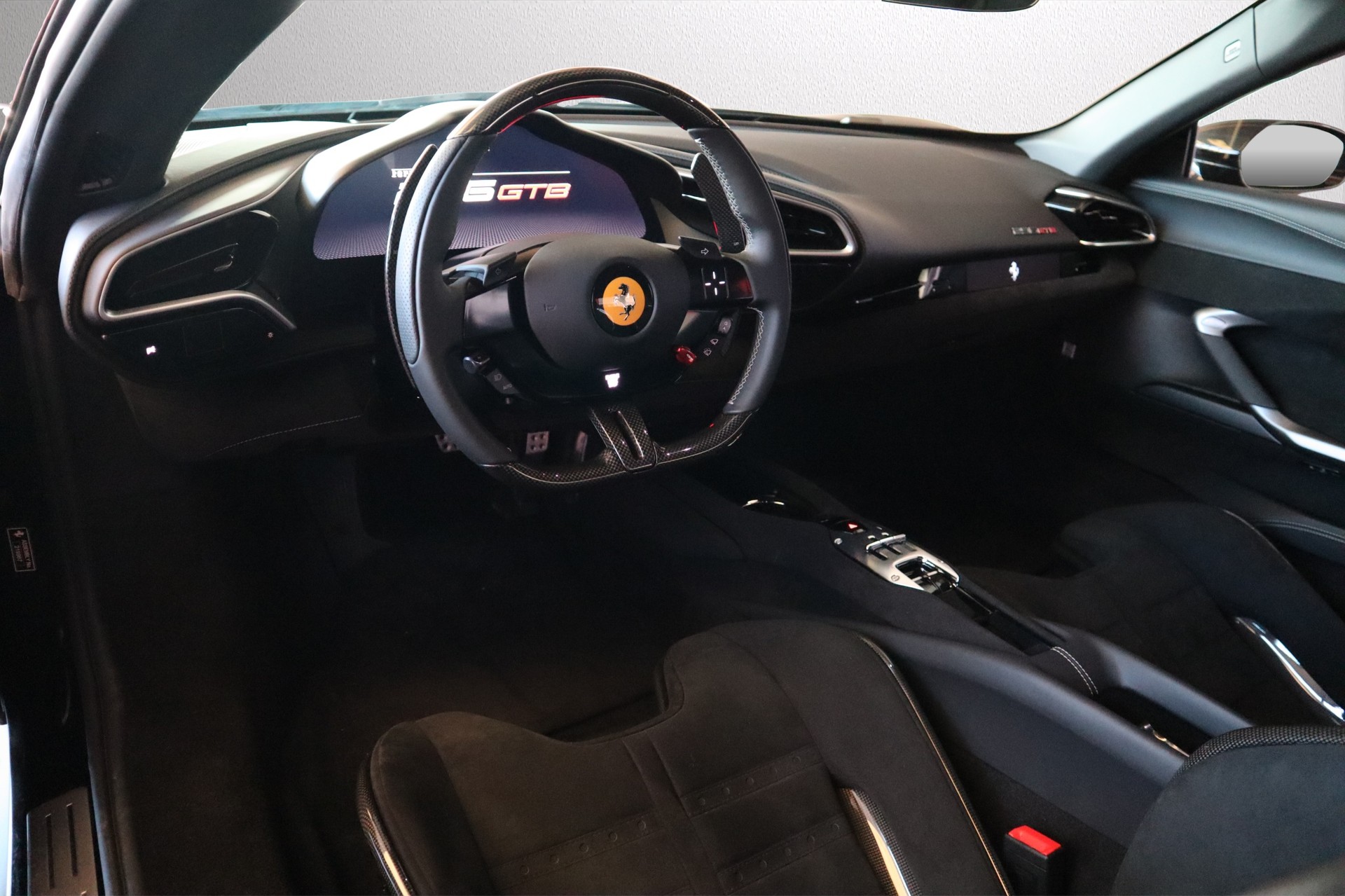 FERRARI 296 GTB-showroom-element-2