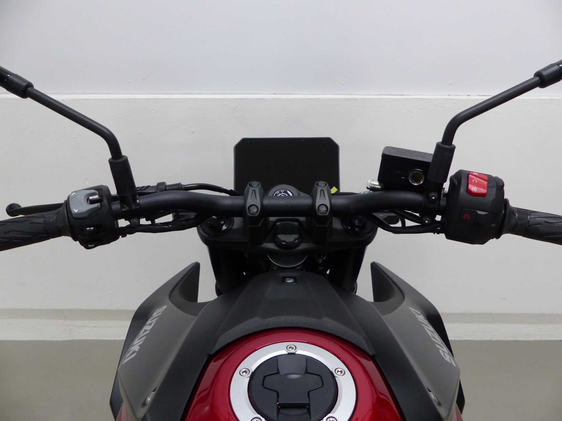 SUZUKI GSX 8 S ABS-image-4