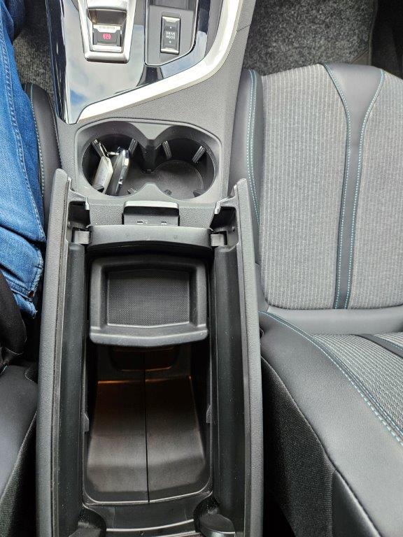 PEUGEOT 3008 1.6 Plug-in Hybrid Allure Pack-image-11