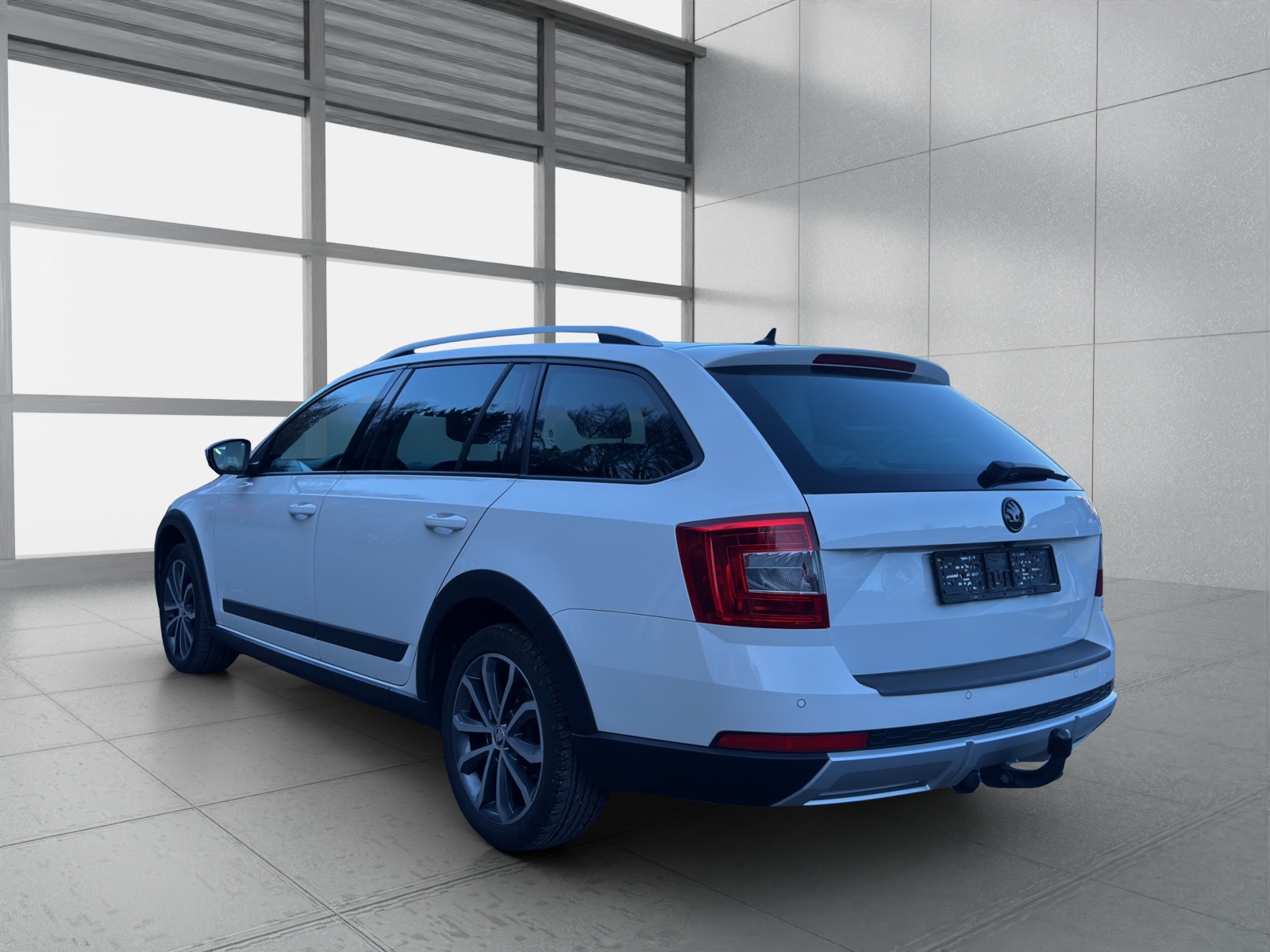 SKODA Octavia Combi 2.0 TDI Scout 4x4 DSG-image-2
