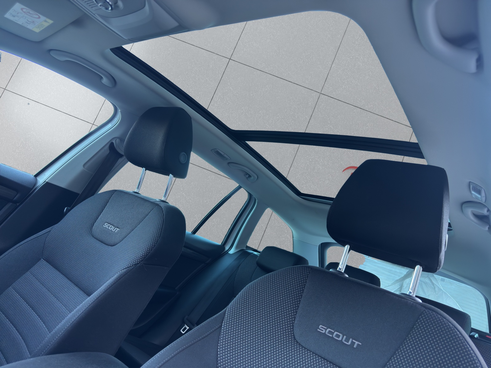 SKODA Octavia Combi 2.0 TDI Scout 4x4 DSG-image-12