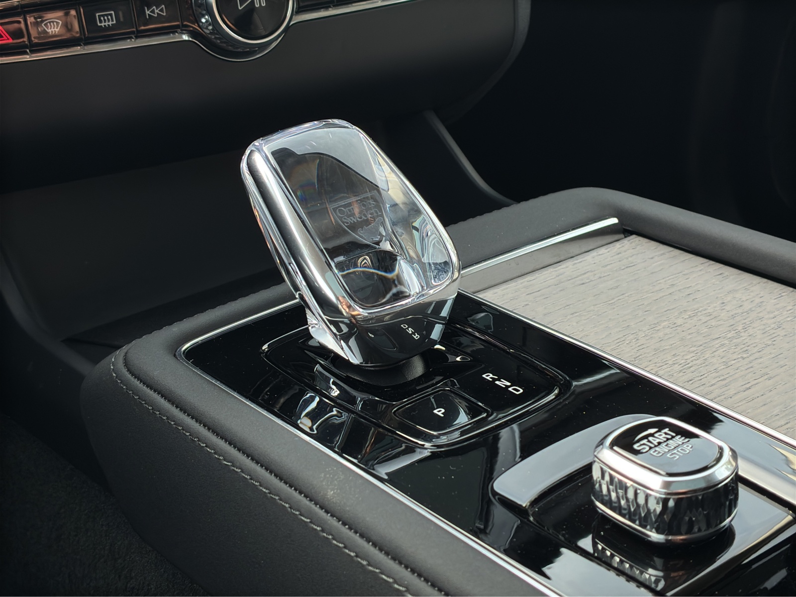 VOLVO XC90 2.0 T8 TE Ultra Dark eAWD-image-19