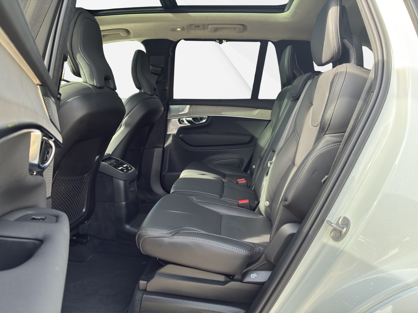 VOLVO XC90 2.0 T8 TE Ultra Dark eAWD-image-13