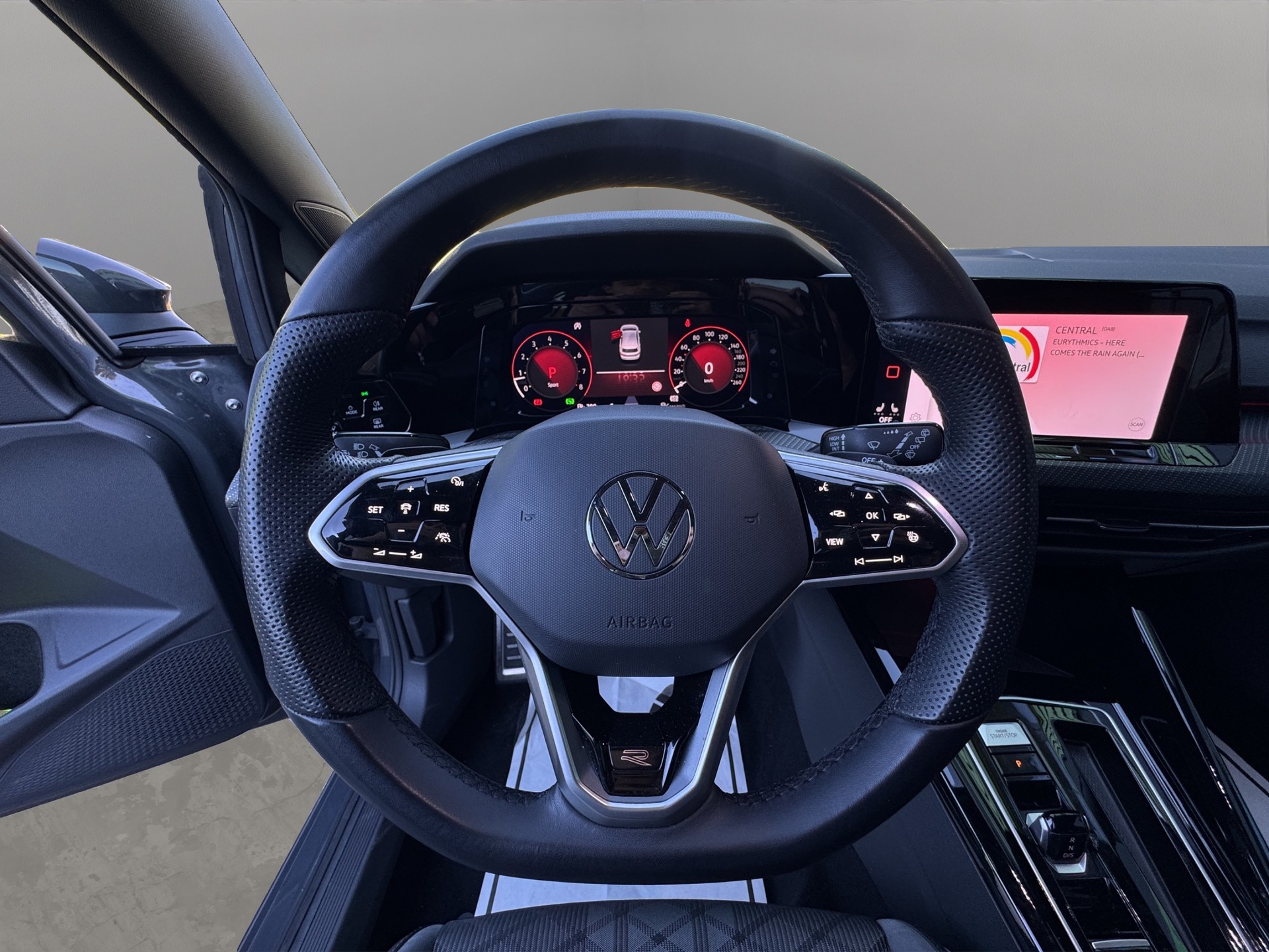 VW Golf 1.5 e TSI ACT R-Line DSG-image-9