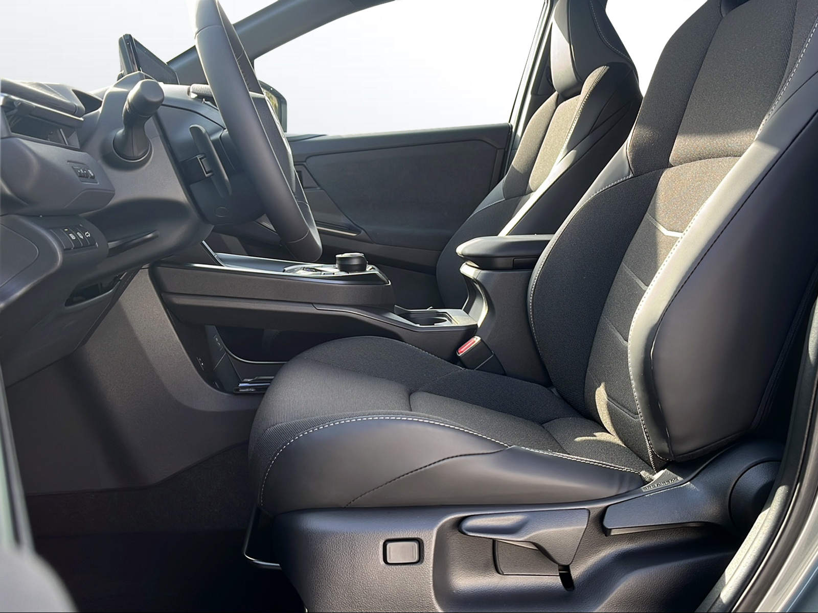 TOYOTA C-HR+ 77 kWh Style AWD-image-19
