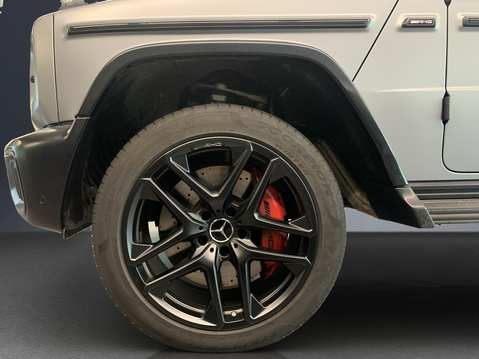 MERCEDES-BENZ G 63 AMG 9G-Tronic-image-12