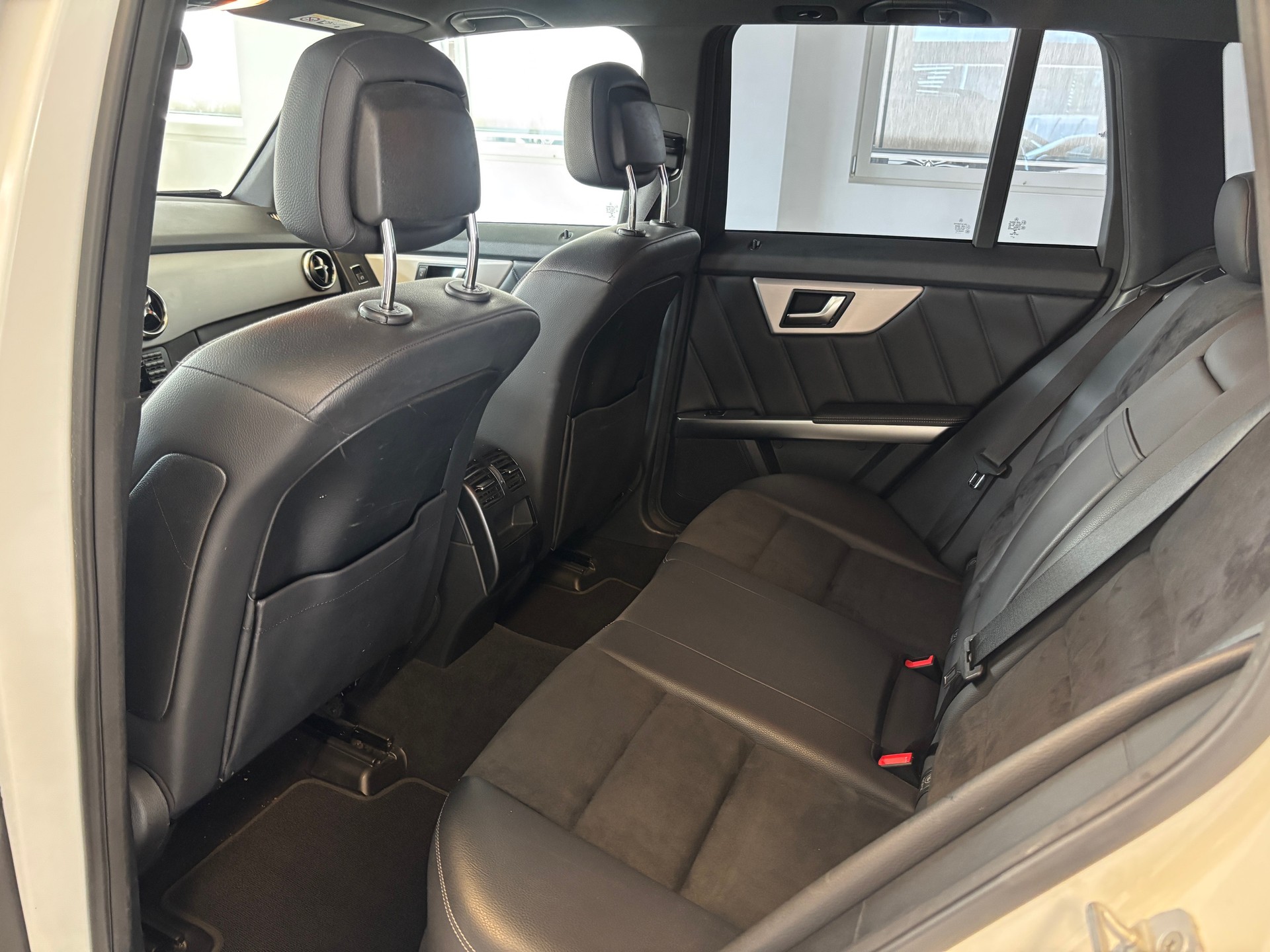 MERCEDES-BENZ GLK 220 AMG Line BlueTEC Swiss Star Ed. 4Matic 7G-Tronic-image-9
