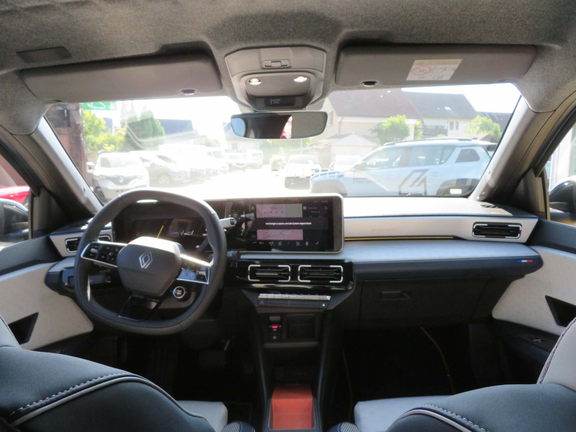 RENAULT R5 E-Tech Comfort Range Roland Garros-image-10