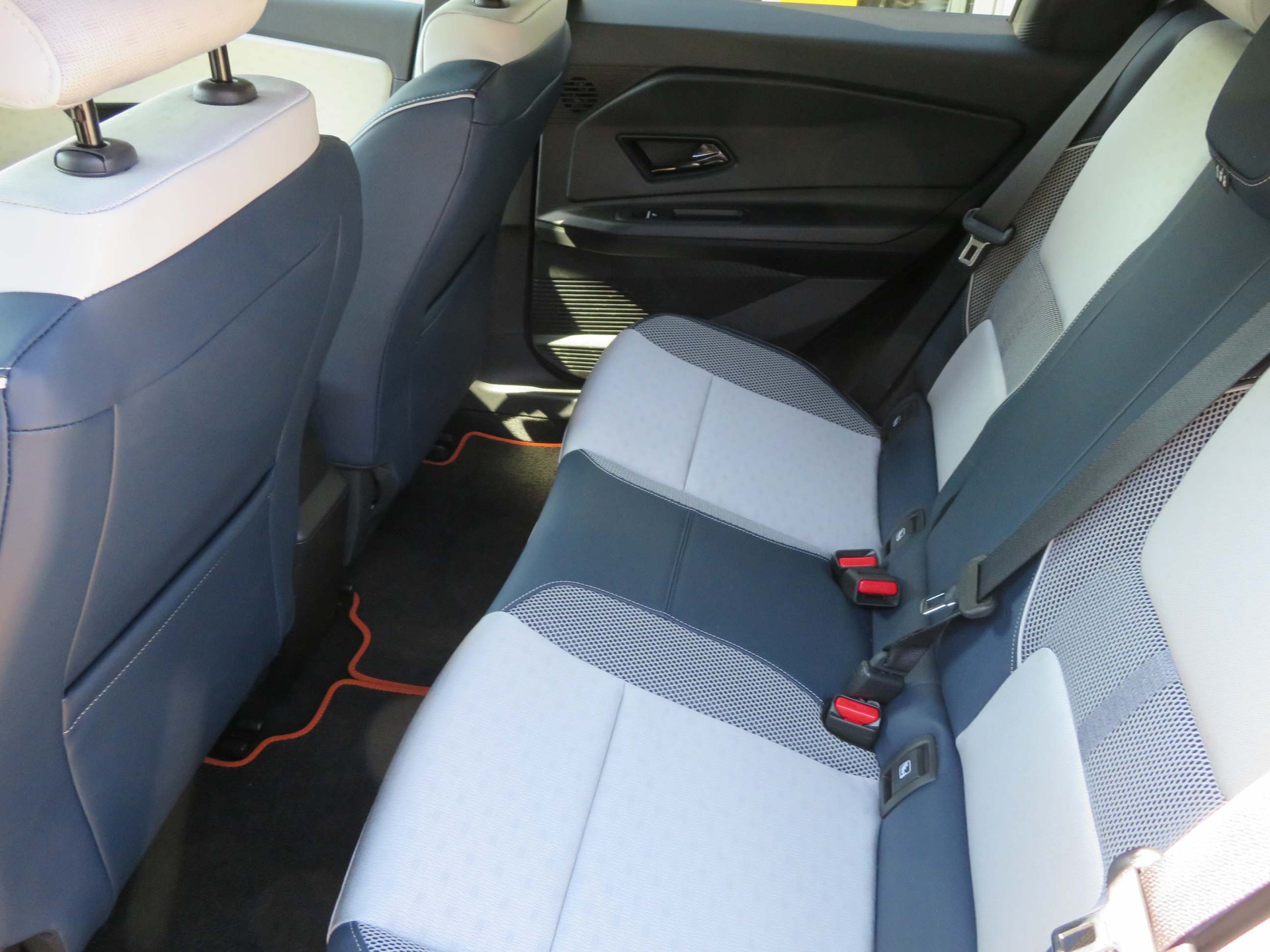 RENAULT R5 E-Tech Comfort Range Roland Garros-image-11