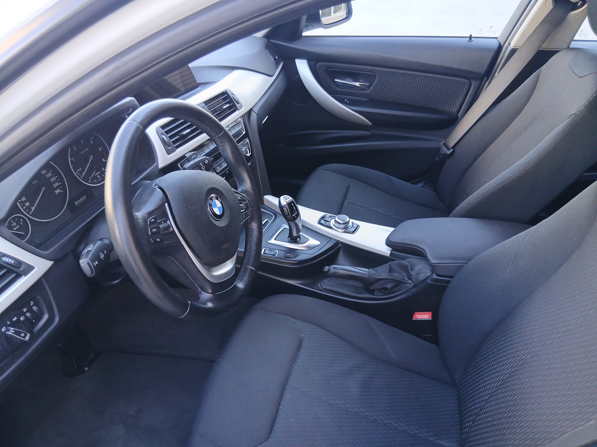 BMW 316d Touring Business Steptronic-image-9