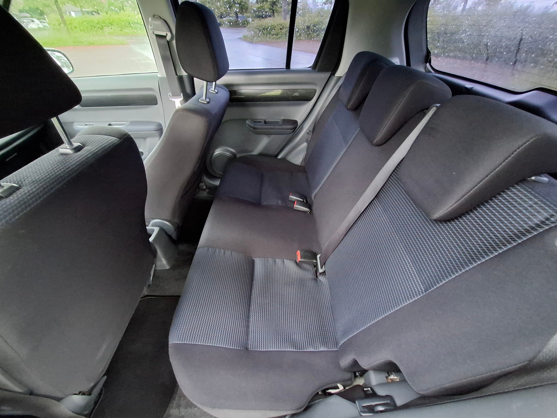 SUZUKI Swift 1.3i 16V GL 4x4-image-11