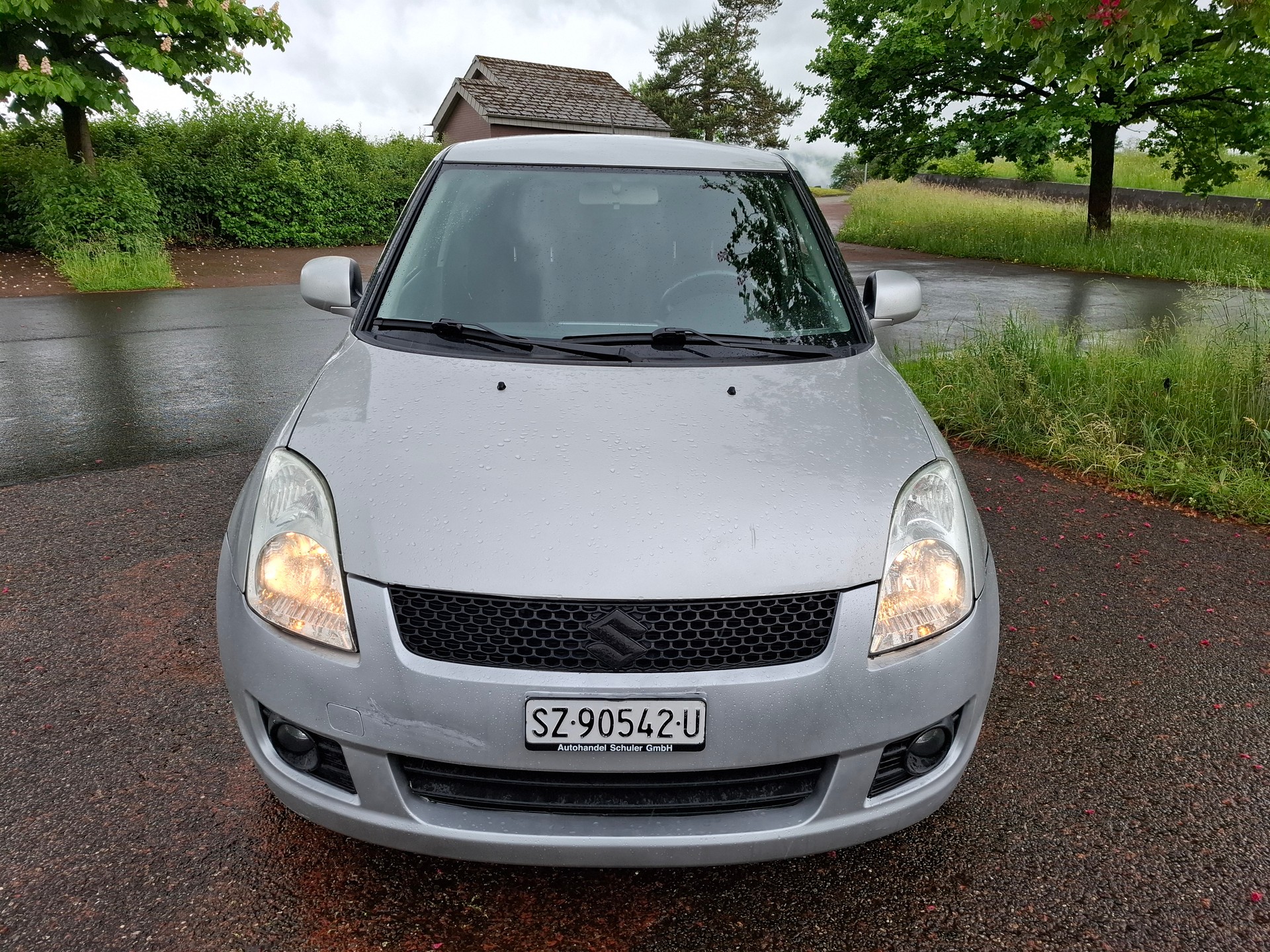 SUZUKI Swift 1.3i 16V GL 4x4-image-1