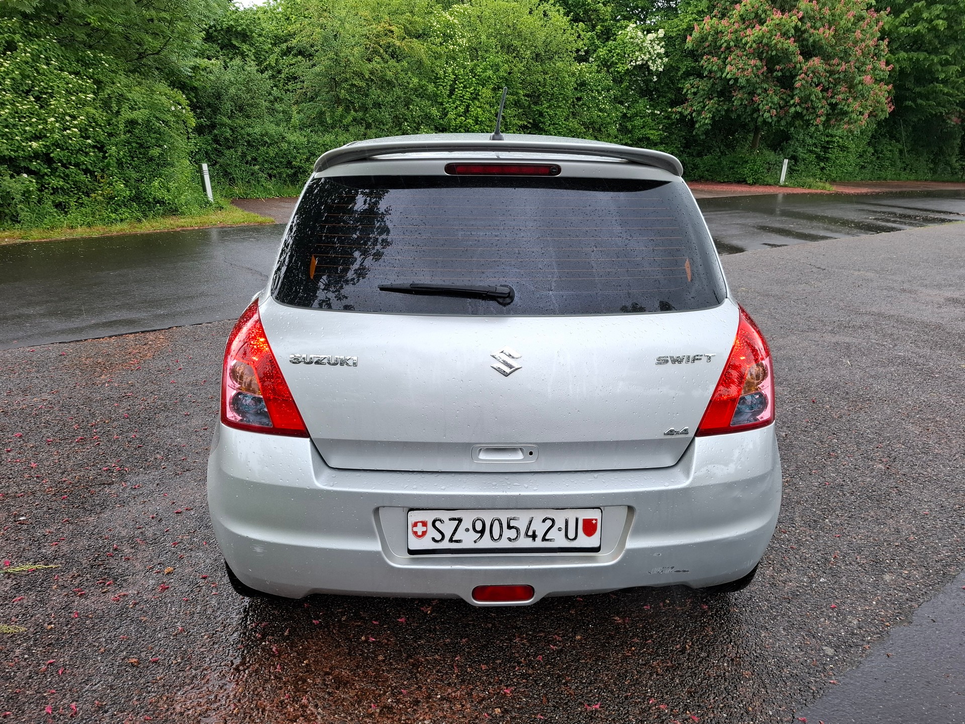 SUZUKI Swift 1.3i 16V GL 4x4-image-7