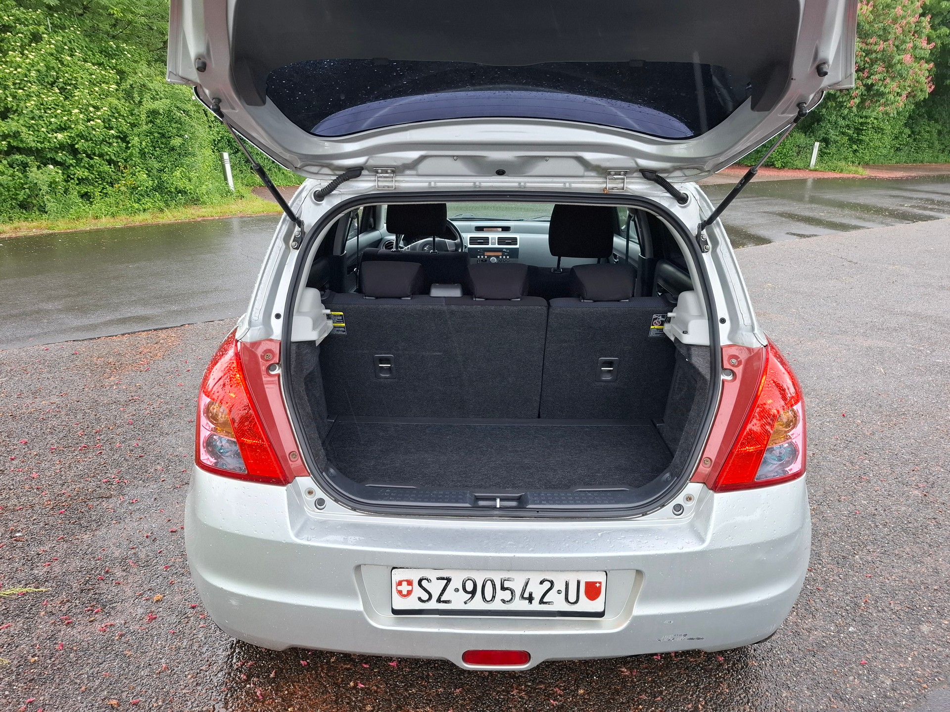 SUZUKI Swift 1.3i 16V GL 4x4-image-8