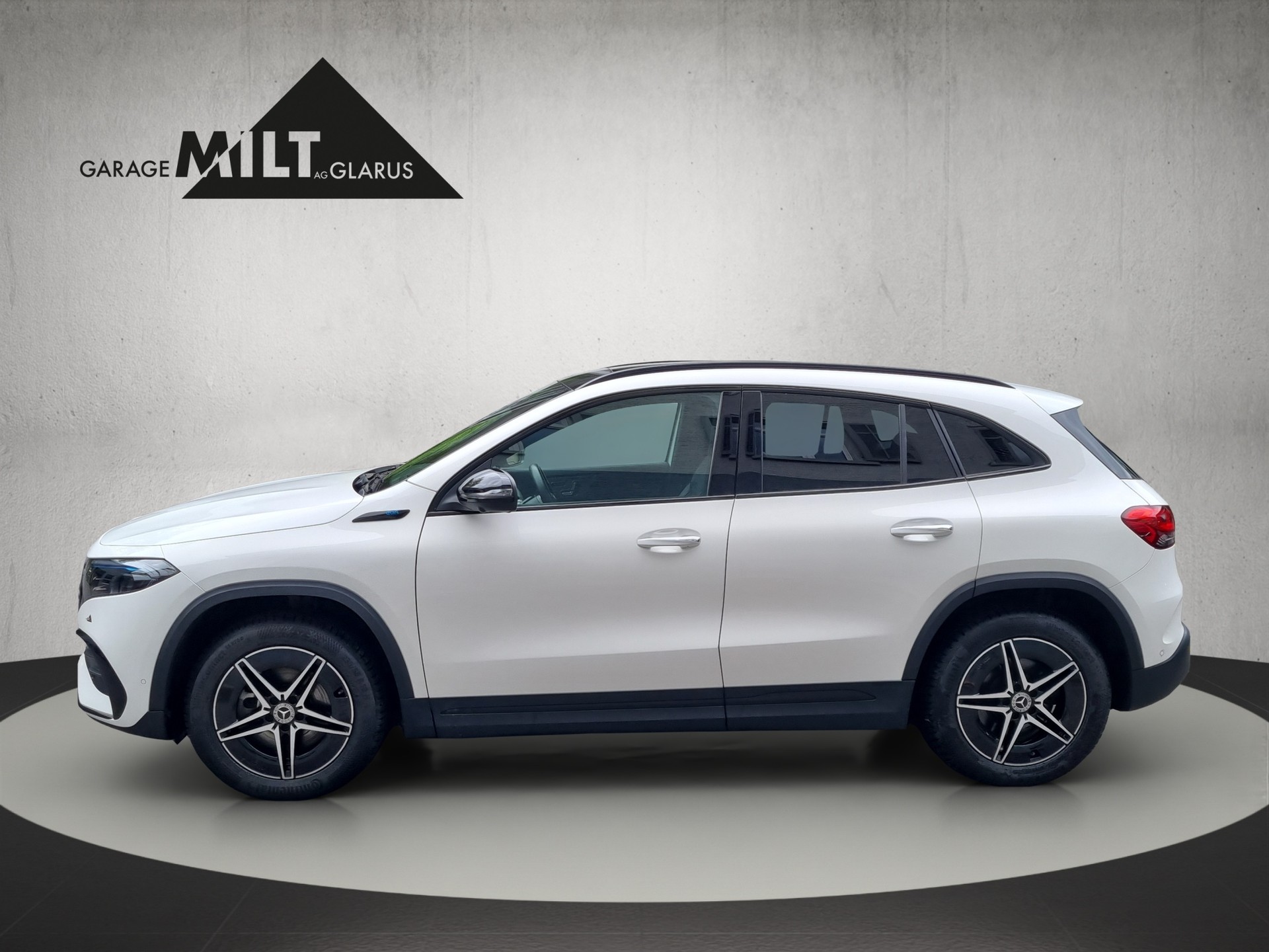 MERCEDES-BENZ EQA 350 Swiss Star AMG Line 4matic-showroom-element-2