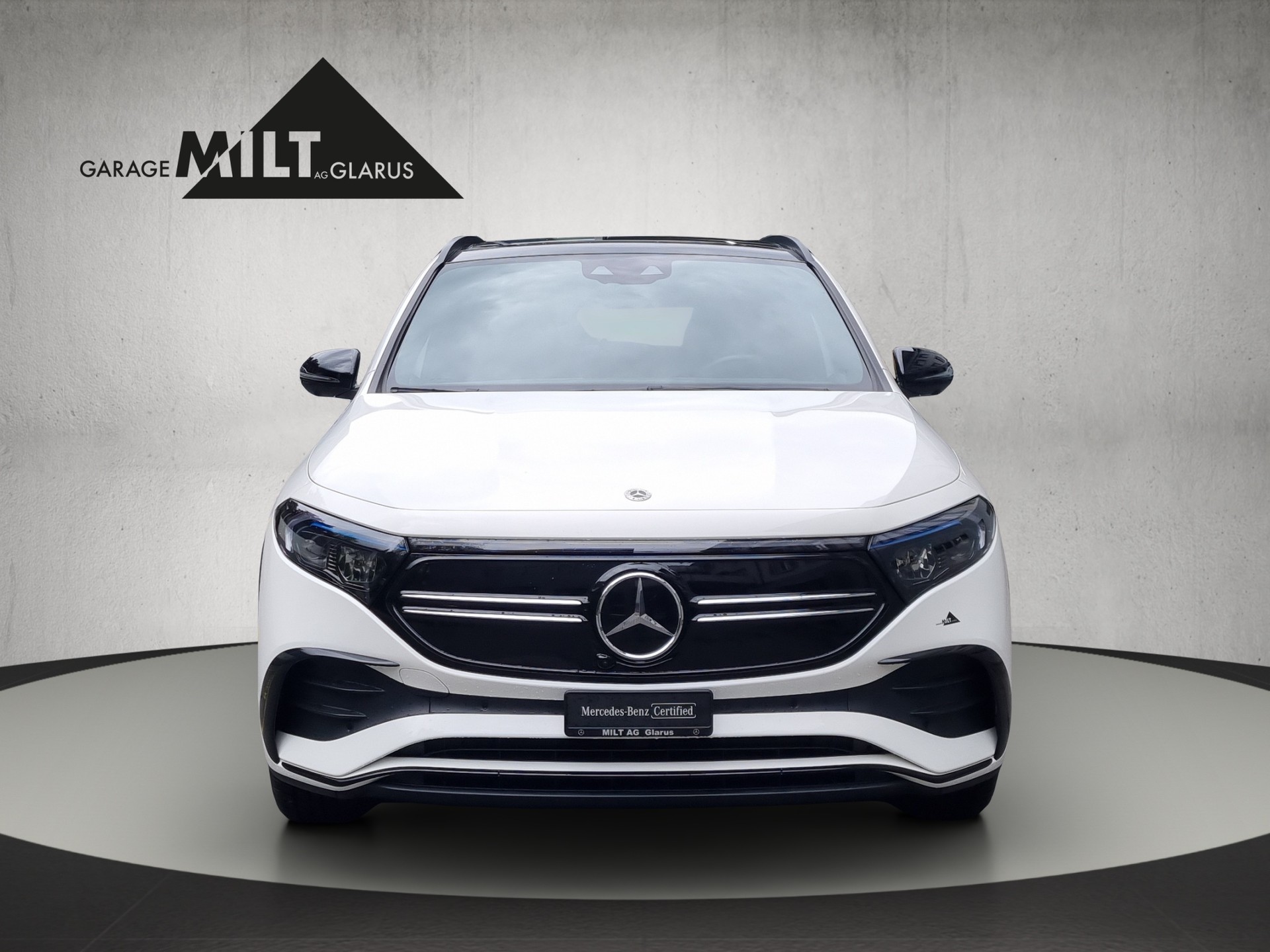 MERCEDES-BENZ EQA 350 Swiss Star AMG Line 4matic-showroom-element-1