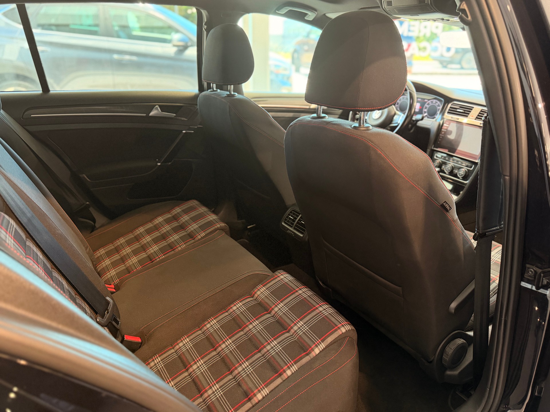 VW Golf 2.0 TSI GTI DSG-image-16
