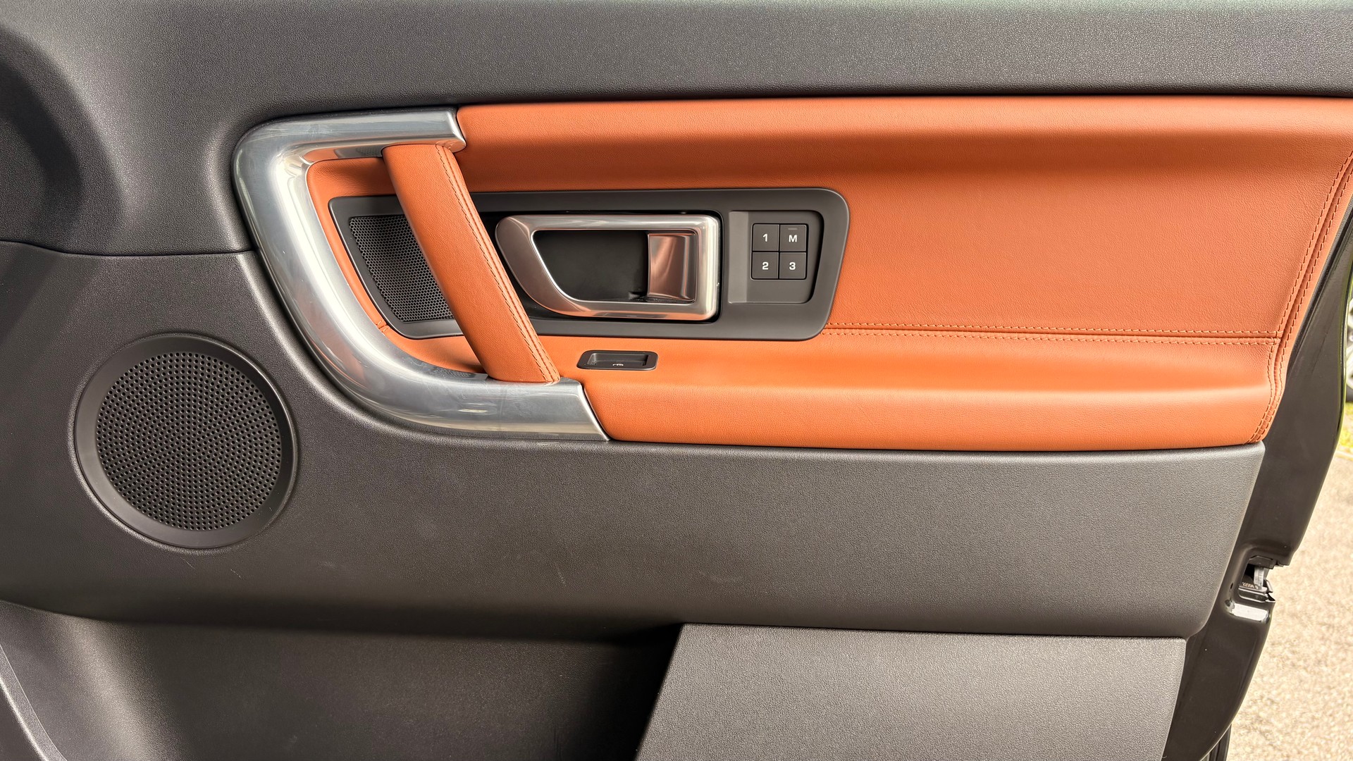 LAND ROVER Discovery Sport 2.0 Si4 HSE Luxury AT9-image-13