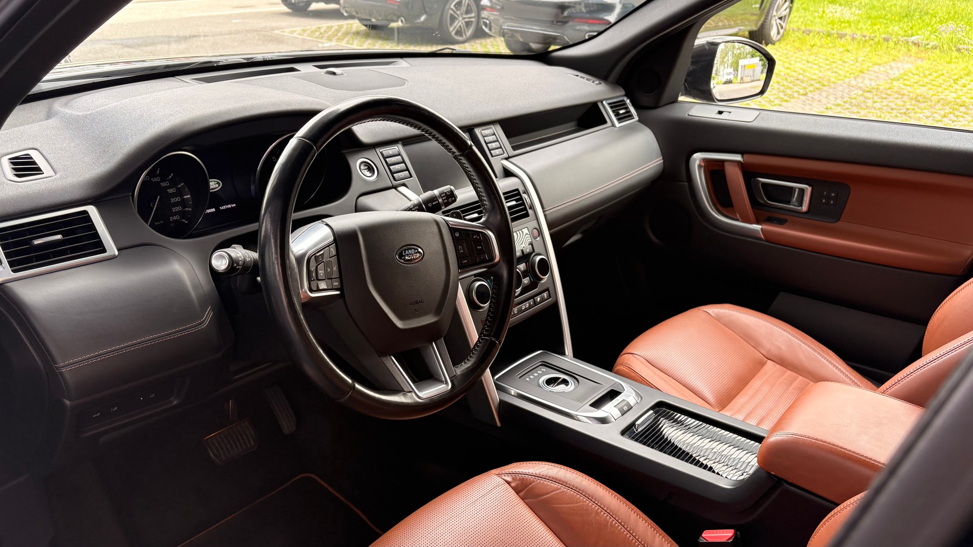 LAND ROVER Discovery Sport 2.0 Si4 HSE Luxury AT9-image-10