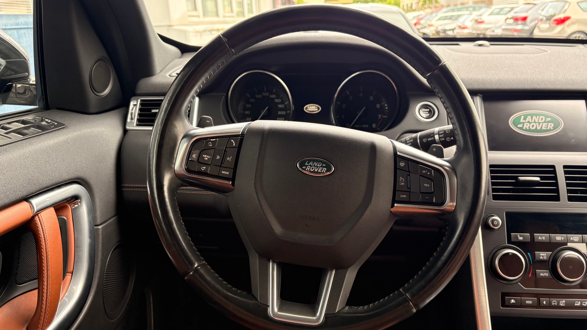 LAND ROVER Discovery Sport 2.0 Si4 HSE Luxury AT9-image-11