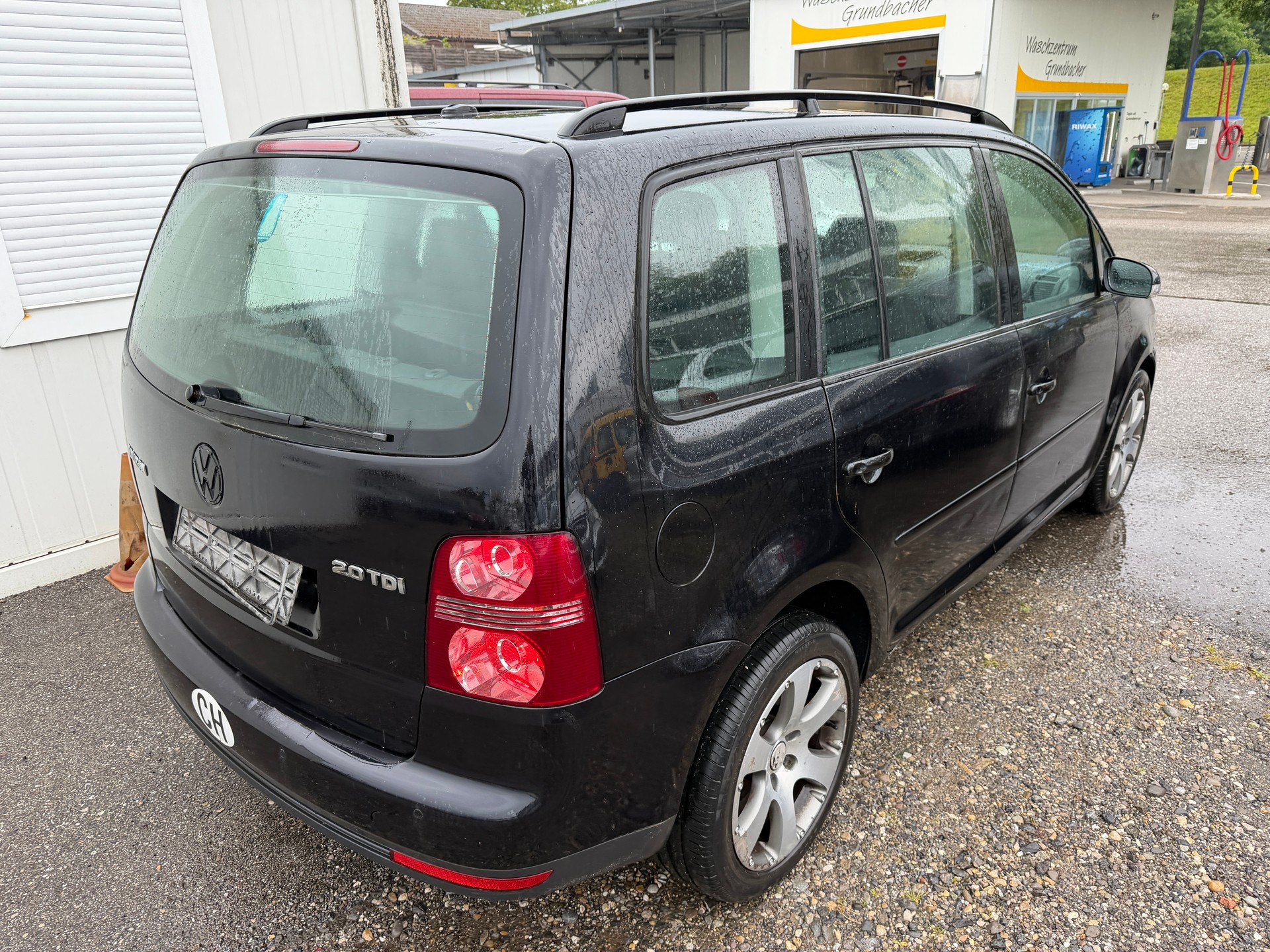 VW Touran 2.0 TDI Highline-image-2