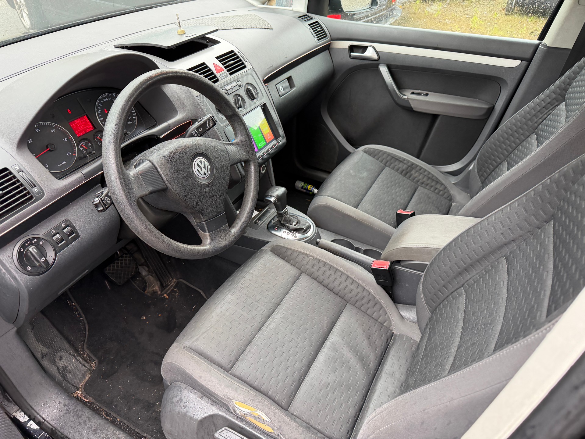 VW Touran 2.0 TDI Highline-image-4
