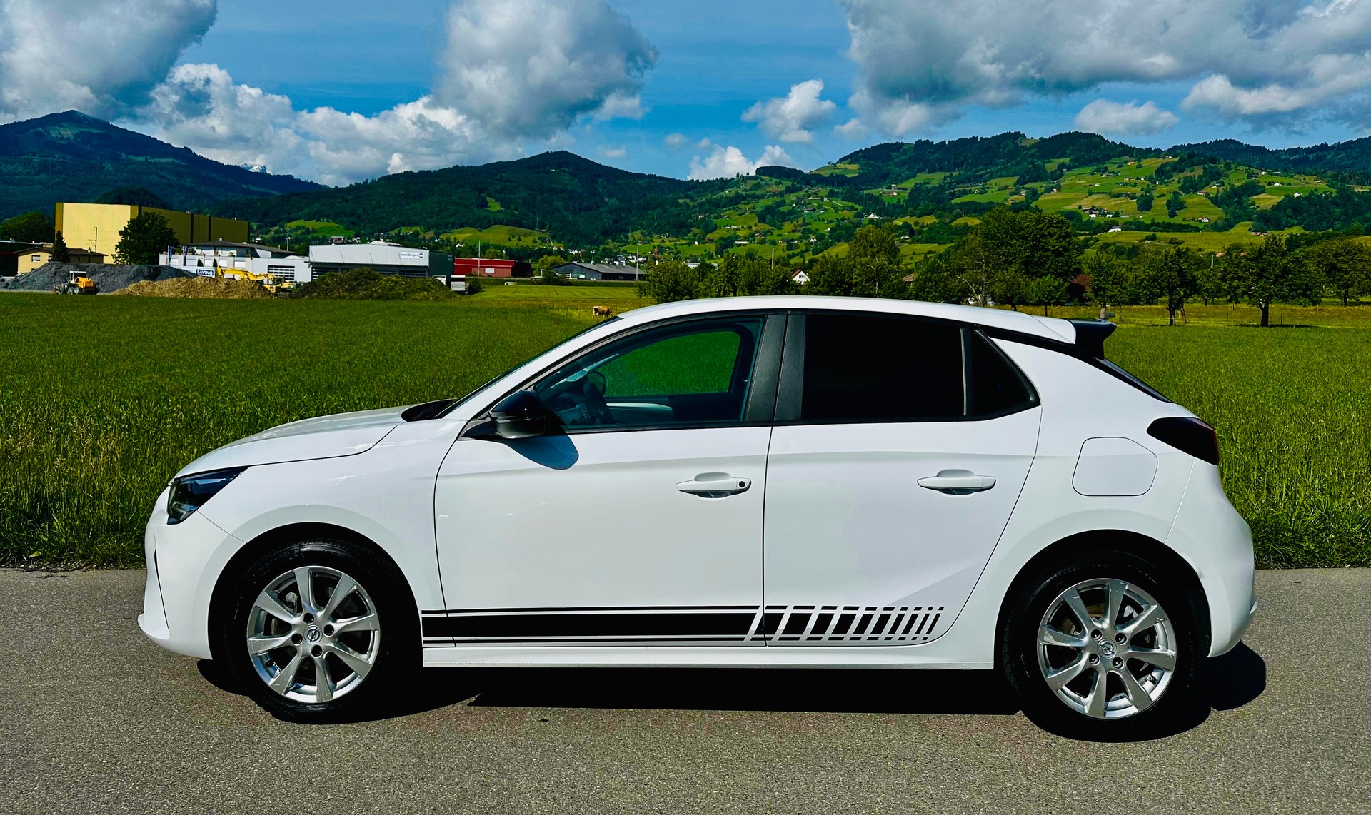 OPEL Corsa 1.2 TP Edition-showroom-element-1