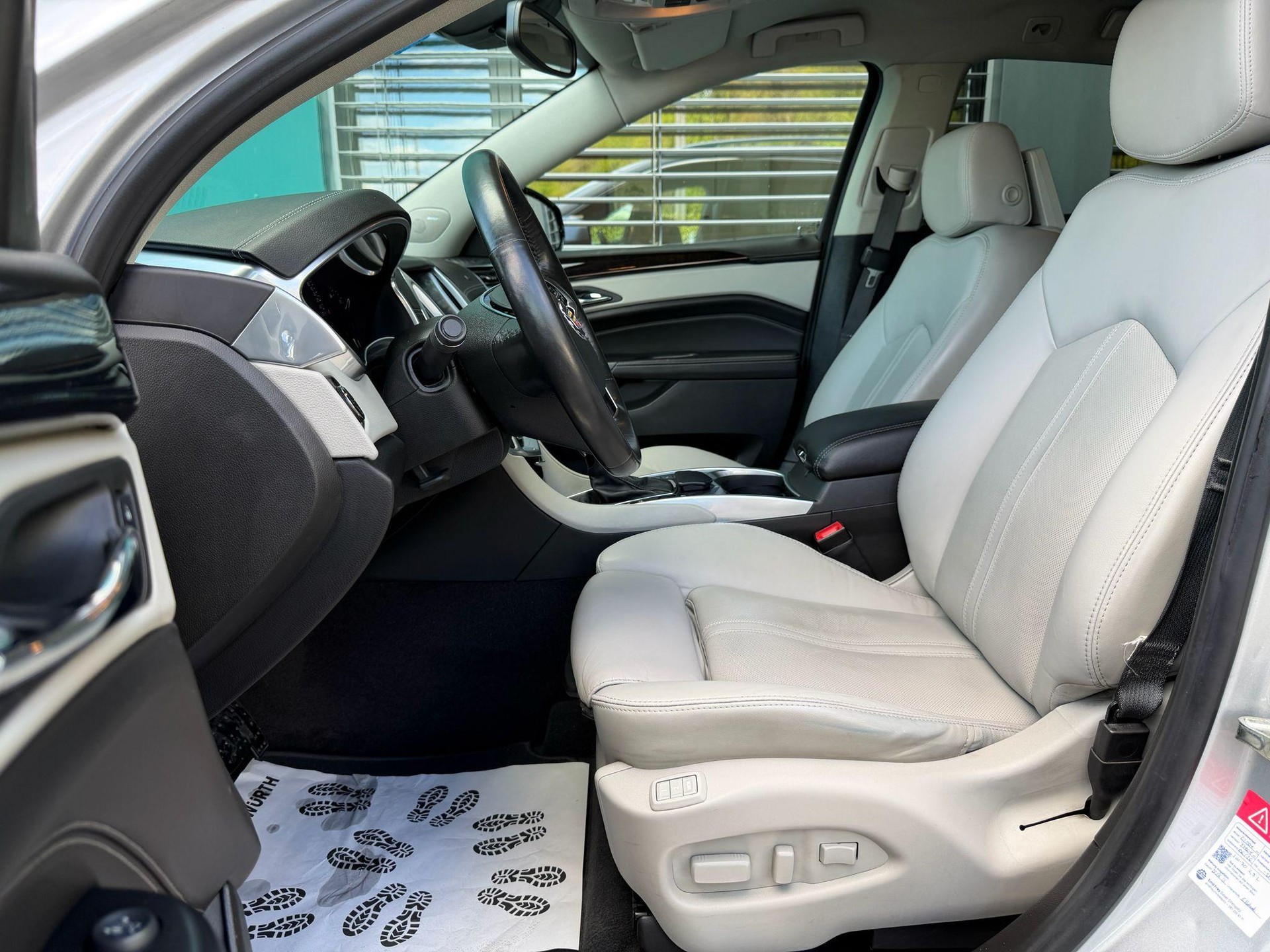 CADILLAC SRX 3.6 V6 Sport Luxury AWD-image-11