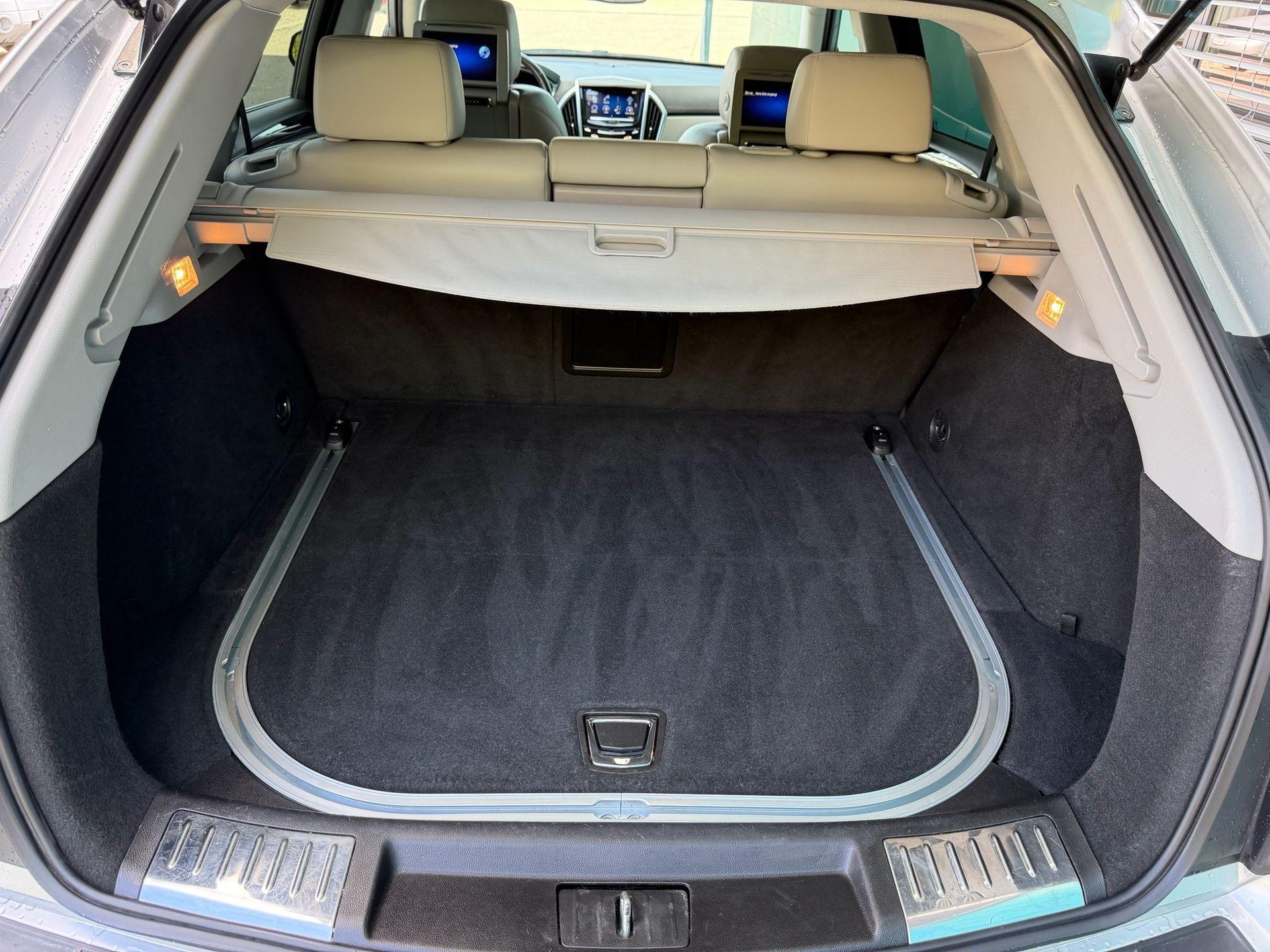 CADILLAC SRX 3.6 V6 Sport Luxury AWD-image-25