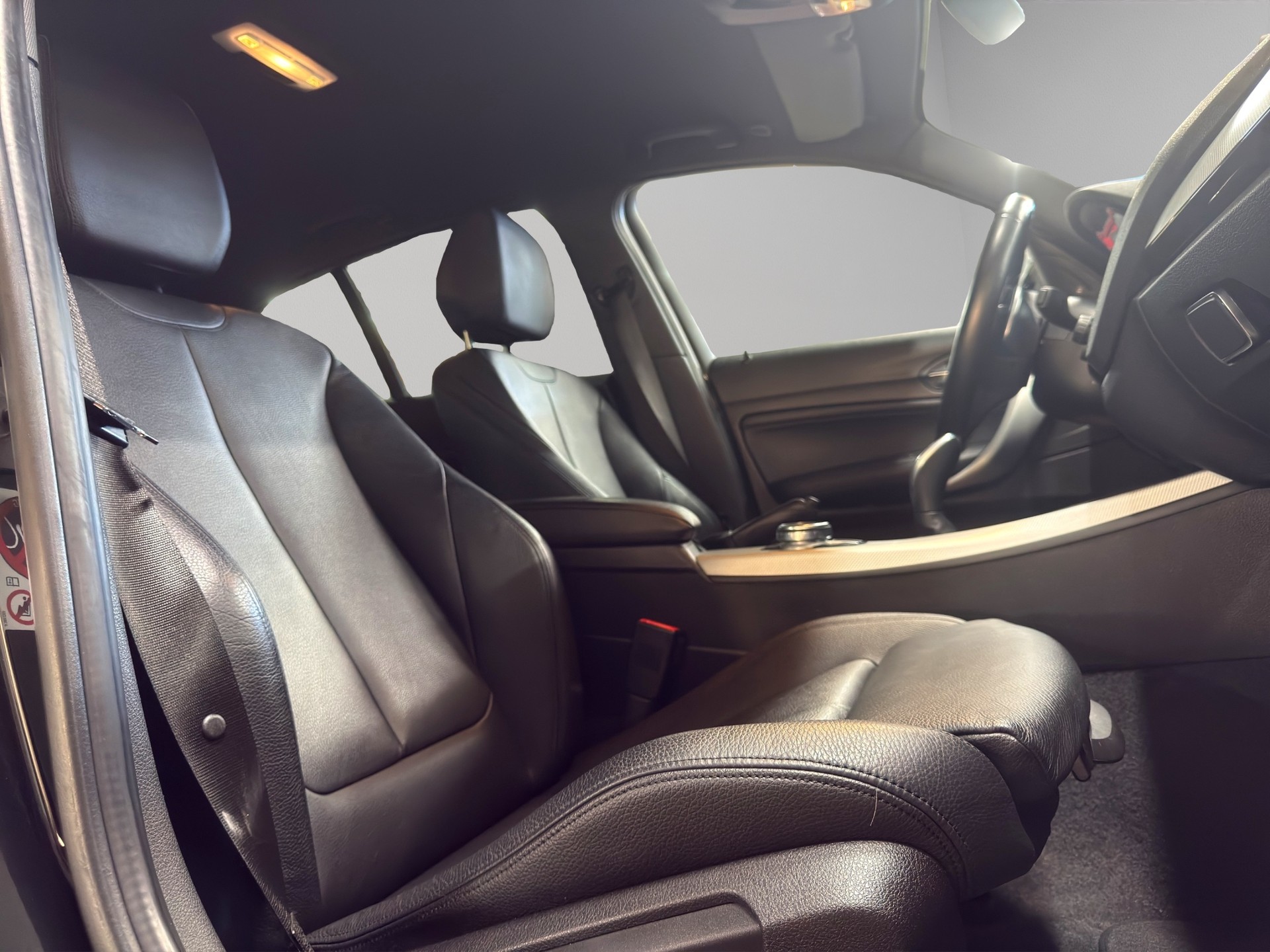 BMW M140i xDrive Steptronic-image-14