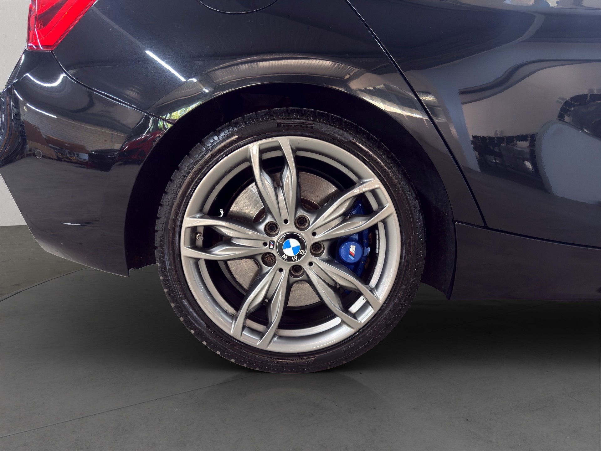 BMW M140i xDrive Steptronic-image-9