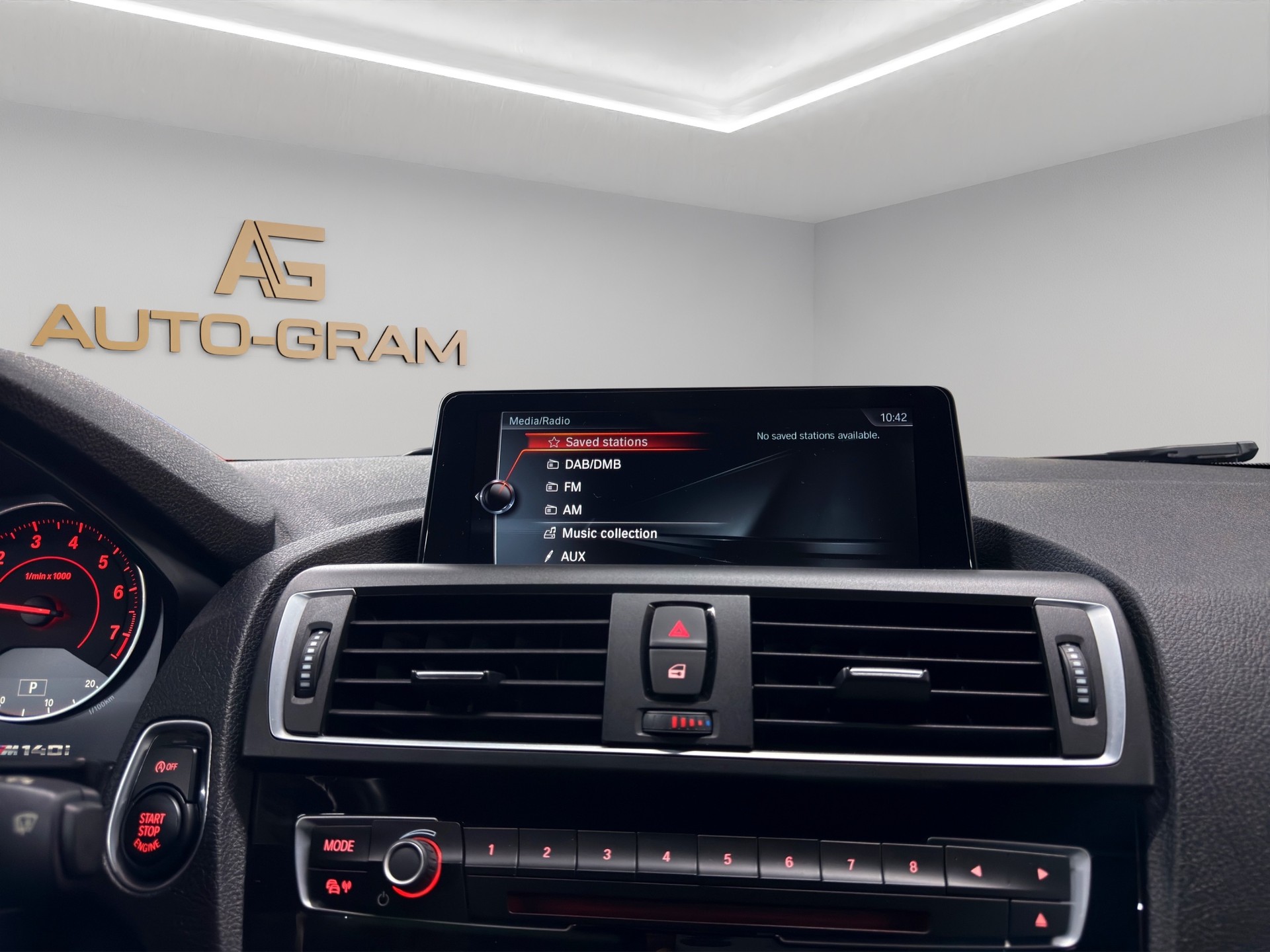 BMW M140i xDrive Steptronic-image-18